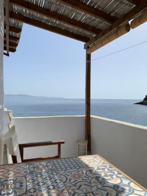 Vathi Balcon Tinos